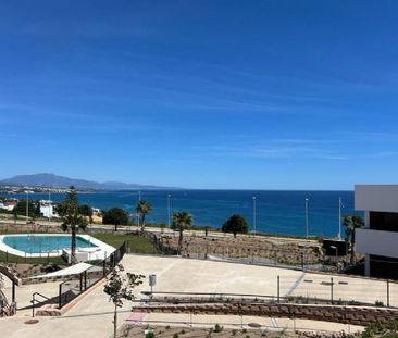 2 Bedroom Apartment For Rent in Casares Playa, Málaga - Photo 1