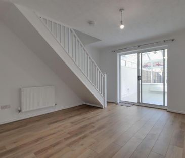 2 bedroom terraced house to rent - Photo 2