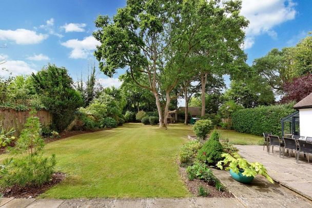 5 bedroom detached house to rent - Photo 1