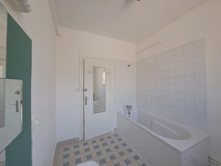 Location Appartement 3 pièces 77m² TOURS 37000 - Photo 2