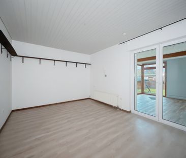 Großzügige Wohnung mit Wintergarten, Kaminofen und Einbauküche nahe... - Photo 1