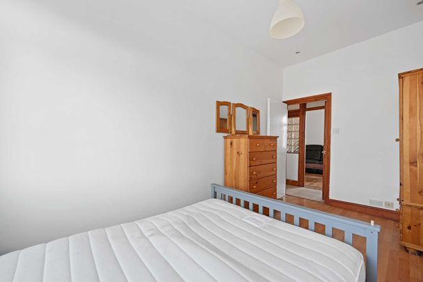 Price £450 pw - Available 13/07/2025 - Furnished - Photo 1