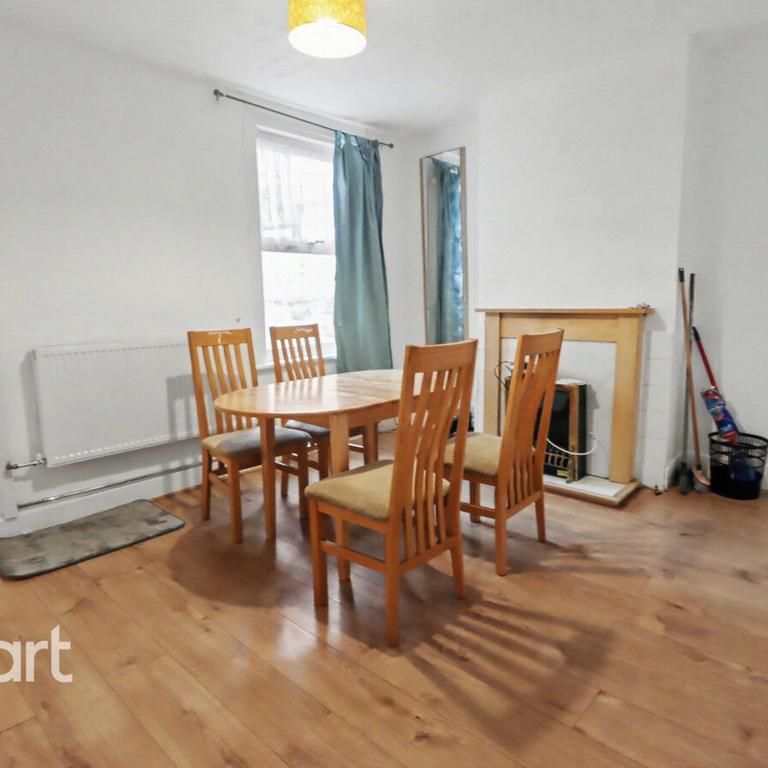 2 bedroom terraced house to rent - Photo 1