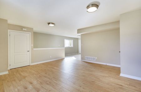 For Lease - 556 Park Road Unit# 2, Oshawa, Ontario - Photo 3
