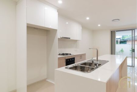 Modern 4 Bedroom Home + Study, in a Prime Location! - Photo 4