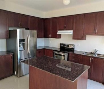 For Lease - 34 Lowther Avenue, Richmond Hill, Ontario - Photo 2