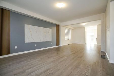 For Lease - 81 Berkely Street, Wasaga Beach, Ontario - Photo 4