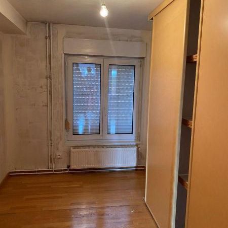 Au 1er étage, appartement T2 en duplex Un séjour avec cuisine équipée, une chambre, une pièce, ... - Photo 1