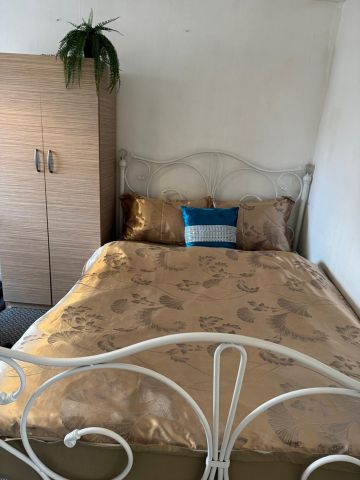 Room in a Shared Flat, Harts Lane, IG11 - Photo 4