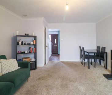 2 bedroom semi-detached house to rent - Photo 5