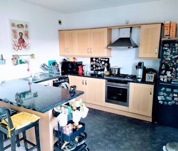 2 Bed Flat, Ashley Road, BS6 - Photo 3