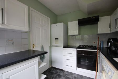 3 bedroom end of terrace house to rent - Photo 5