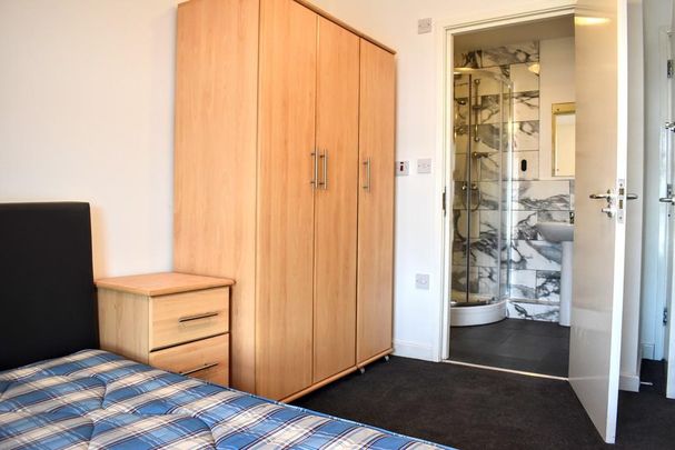 3 bedroom apartment to rent - Photo 1