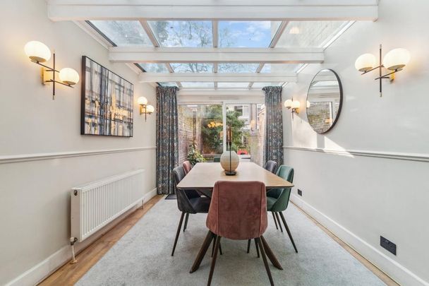 4 bedroom terraced house to rent - Photo 1