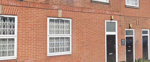 2 Bed Flat, Bolton Crescent, SE5 - Photo 1