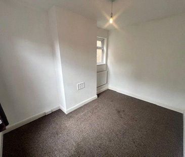 2 bedroom semi-detached house to rent - Photo 5