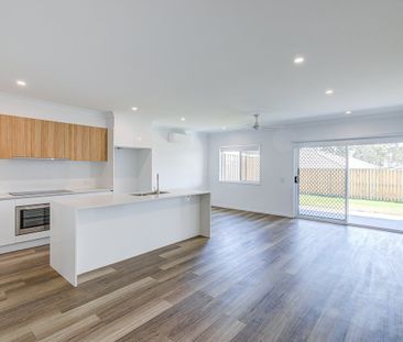 Large Family Home In Logan Reserve - Photo 4