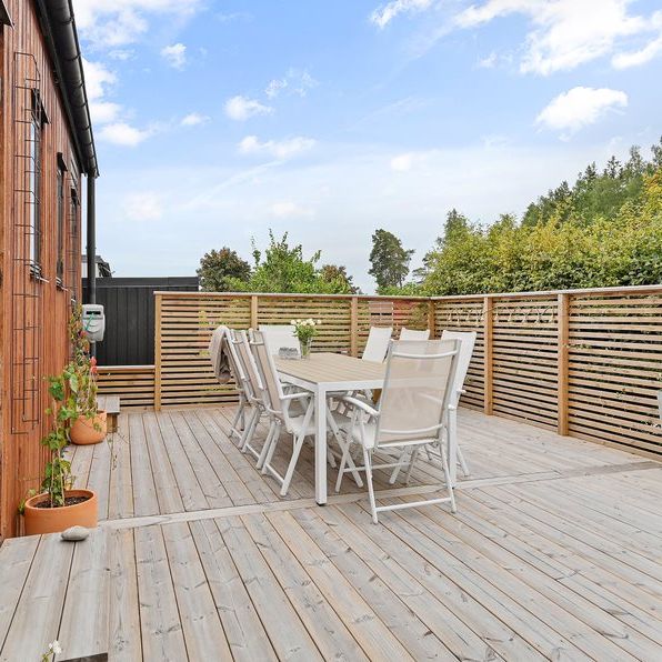 Gullrisvägen, Upplands Väsby - Photo 1