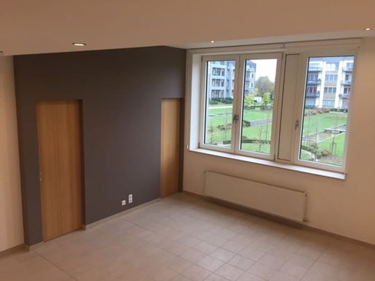 Appartement te huur - Photo 1