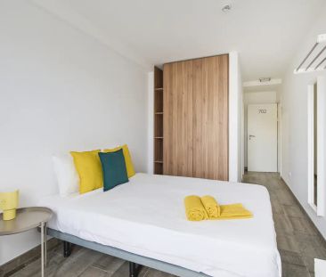 Room in a shared 4-bedroom apartment for rent in Lisbon, couples al... - Photo 2
