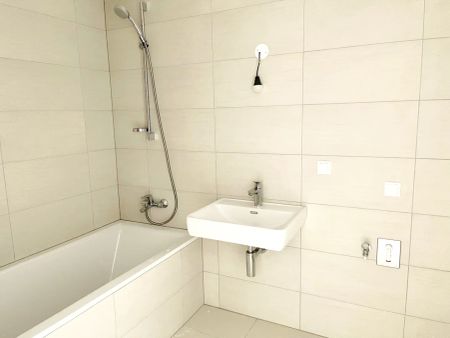 U1 LEOPOLDAU - TRAUMHAFTE WOHNUNG MIT CA.32 m2 EIGENGARTEN - IDYLLISCHE GRÜNRUHELAGE - PARKPLATZ MÖGLICH - Photo 4