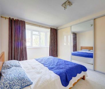 3 bedroom semi-detached house to rent - Photo 6