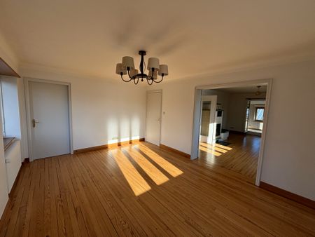 Location Appartement 4 pièces 113m² SIERENTZ 68510 - Photo 3