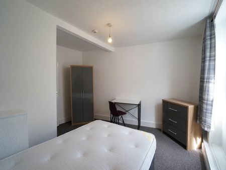 31 Fron Square - Photo 4