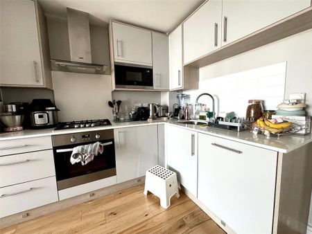 2 bedroom apartment to rent - Photo 3