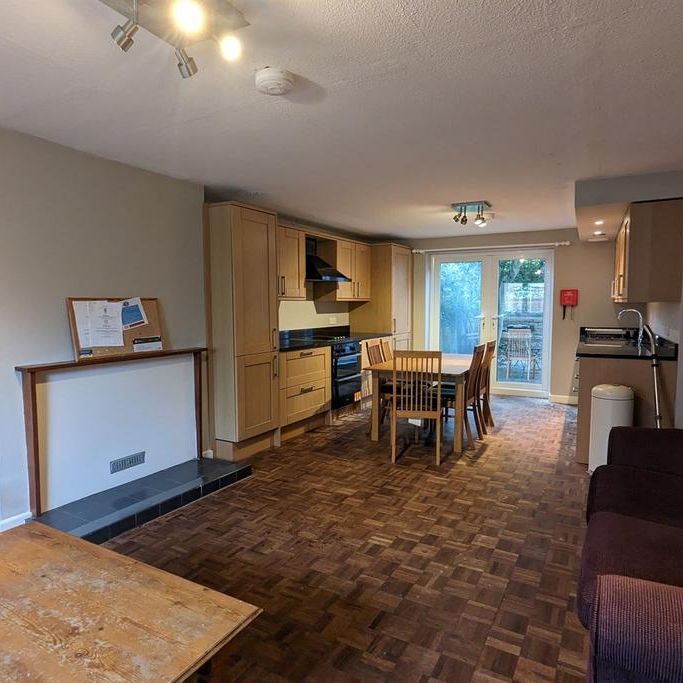 5 bedroom terraced house to rent - Photo 1