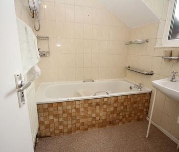 3 bedroom terraced house to rent - Photo 6