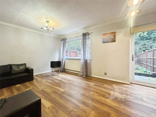 Longleat Square, Farnborough, Hampshire, GU14 7EE - Photo 1