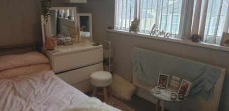 35 Seymour Avenue - Photo 5