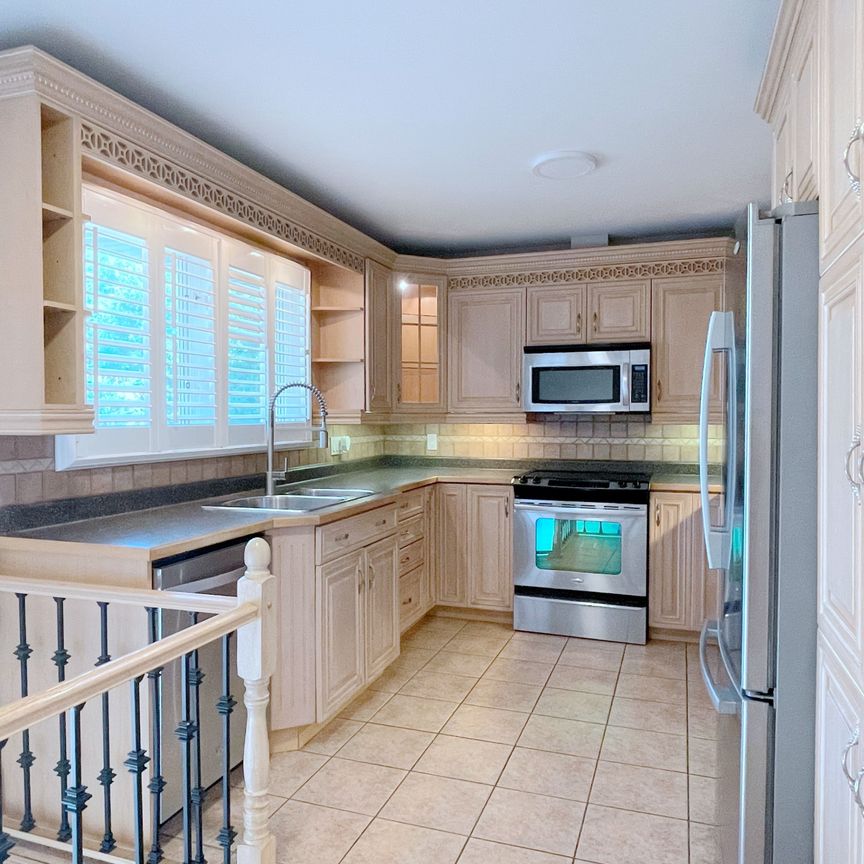 For Lease - 88 Foxbar Road, Burlington, Ontario - Photo 1