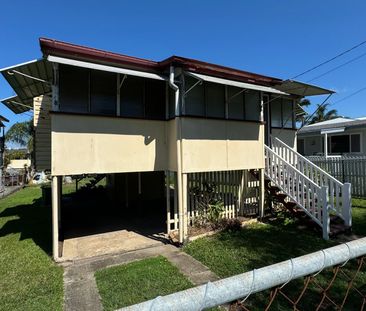 Character Home in Handy Margate Location - Photo 6
