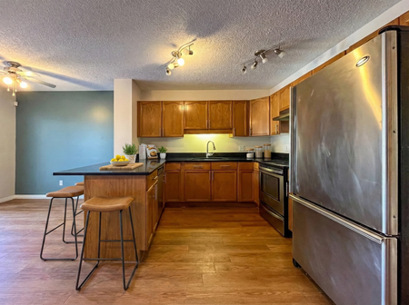 Modern 3 Bed Duplex | Ellerslie | Garage + Fenced Backyard - Photo 5