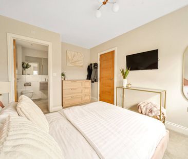 5 bedroom detached house to rent - Photo 3