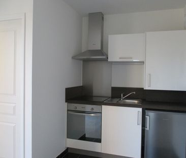 Location Appartement 2 pièces 38m² ORLEANS 45000 - Photo 2