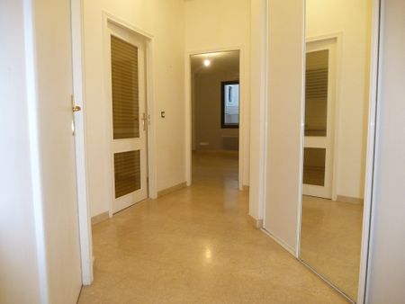 Location Appartement 2 pièces 51m² LYON 3ème - Photo 4