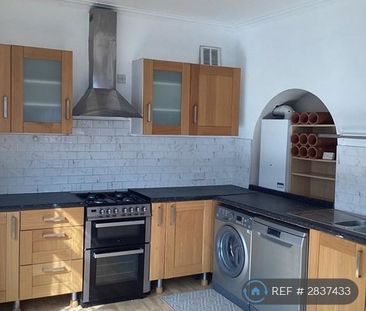 2 bedroom flat to rent - Photo 6