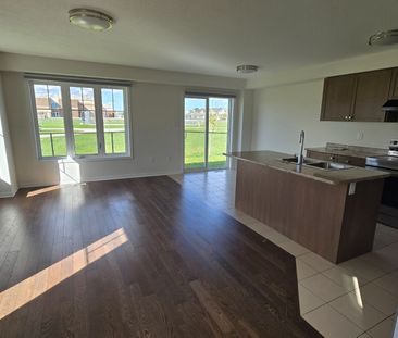 For Lease - 11 Armes Street, Hamilton, Ontario - Photo 3