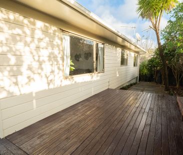 25 Loughanure Place Massey - Photo 2