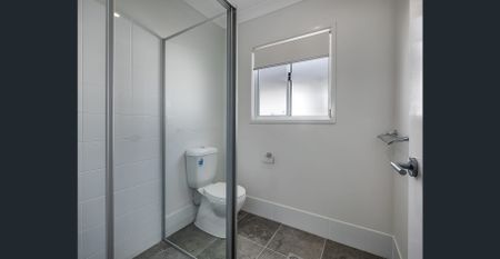 MODERN, FULLY FURNISHED, STUDIO APARTMENT - Photo 4