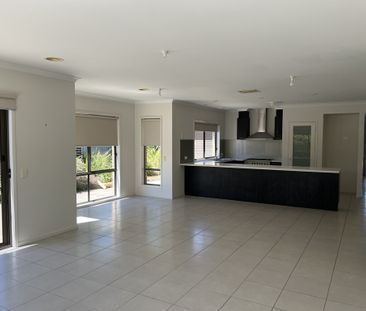 11 Grebe Court - Photo 1