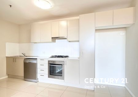 Convenient & Modern One Bedroom Apartment - Photo 4