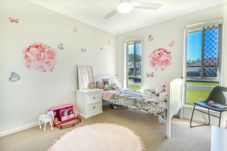 :: MODERN UP MARKET RESIDENCE IN FOREST SPRINGS ESTATE! - Photo 3