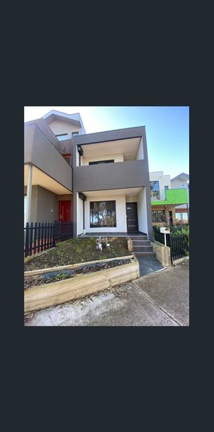 34 Greenham Avenue, Craigieburn, Vic 3064 - Photo 1