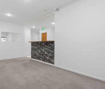 Modern Living in the Heart of Albany – Convenient, Low-Maintenance,... - Photo 5