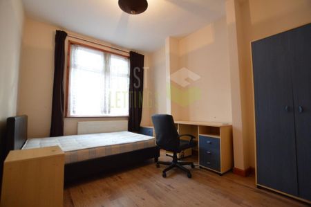 4 bedroom terraced house to rent - Photo 3