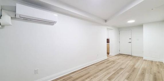 68 Fifteenth ST: Newly renovated studio unit in a small - Photo 2